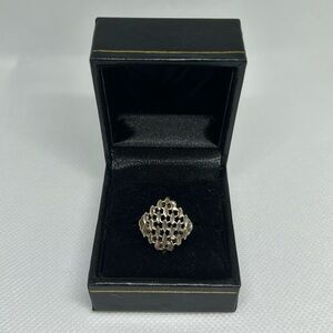 Vintage diamond cut 925 ring